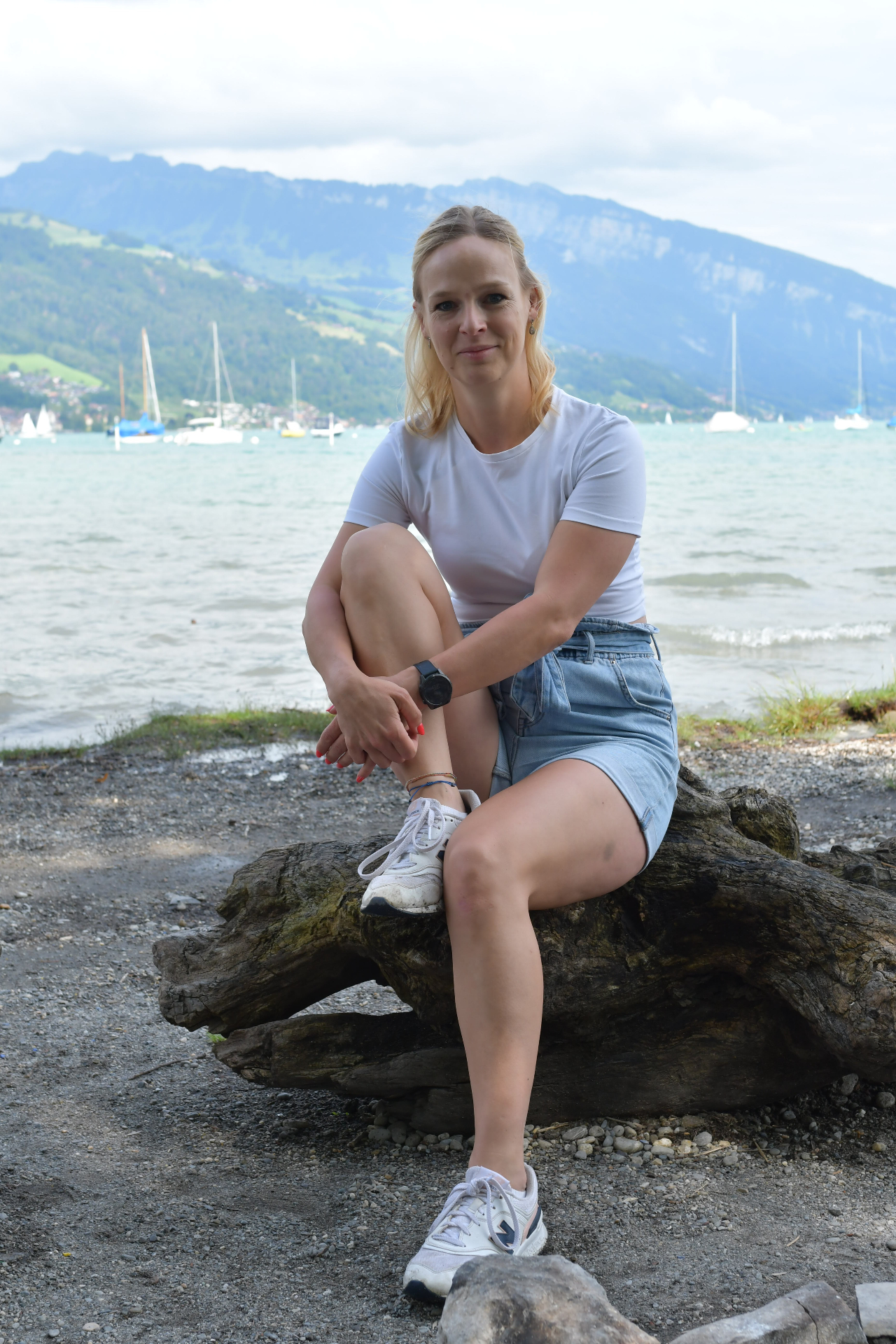 Nina Hunziker am Thunersee